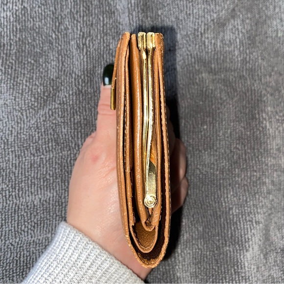 *AUTHENTIC* YSL Kiss Lock Brown Leather Wallet - Picture 9 of 9